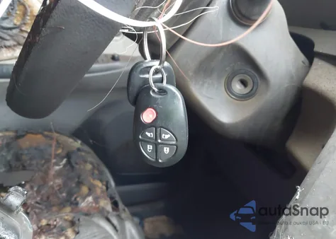 2019 Toyota Sienna Le 8 Passenger from USA, damaged, VIN 5TDKZ3DC9KS003676